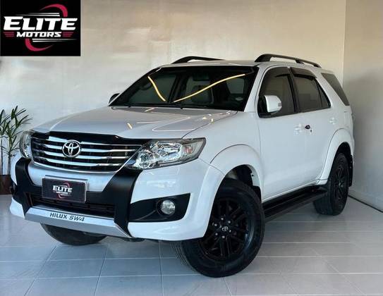 TOYOTA HILUX SW4 2.7 SR 4X2 16V FLEX 4P AUTOMÁTICO TOYOTA HILUX SW4 2.7 SR 4X2 16V FLEX 4P AUTOMÁTICO